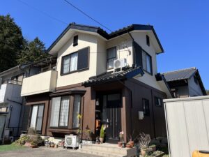 岐阜県山県市 1階2階の色替えで落ち着いた家になった外壁塗装