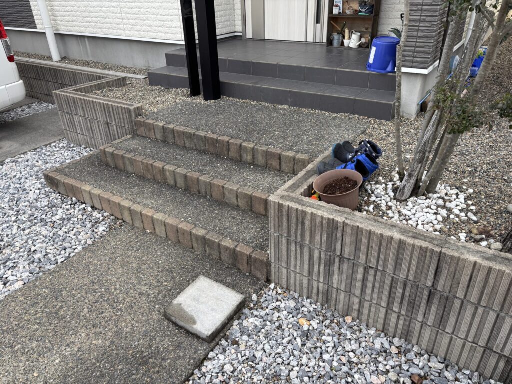 玄関前