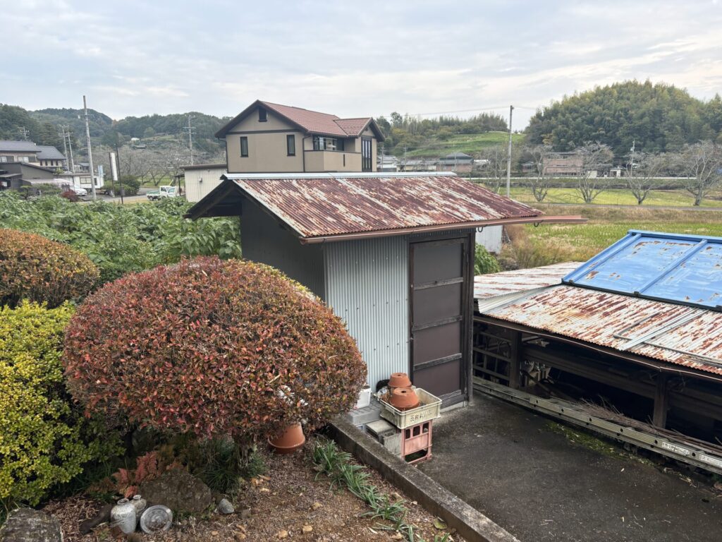 小屋　屋根塗装