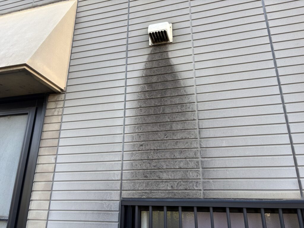 外壁 換気扇付近