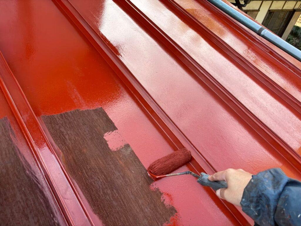 母屋　下屋根　下塗り