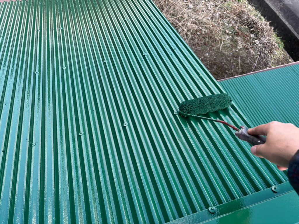 離れ　屋根　上塗り